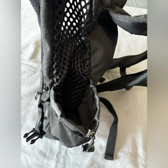 K9 Sport Sack | Dog Carrier Backpack (Medium, Air 2 - Jet Black) Pre-owned - Picture 7 of 10